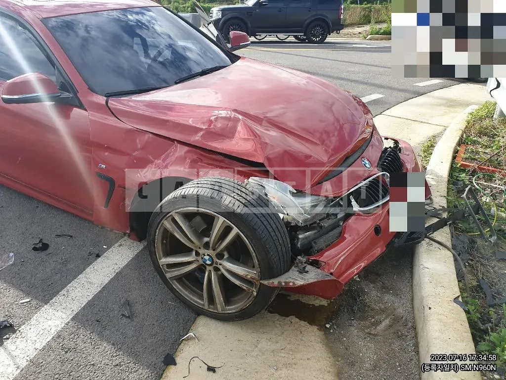 Photo 2 of 7: 2015 BMW 428i Coupe, VIN WBA3N7100FF785791 — Korean insurance auction