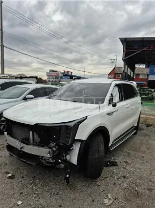 Photo 2 of 24: 2025 Kia Sorento, VIN KNARJ81FGSA324658 — Korean insurance auction
