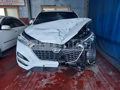 Photo 1 of 16: 2018 Hyundai Tucson, VIN KMHJ5815GJU769319 — Korean insurance auction