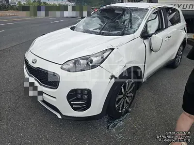 Photo 1 of 14: 2016 Kia Sportage 1.7 — Korean insurance auction
