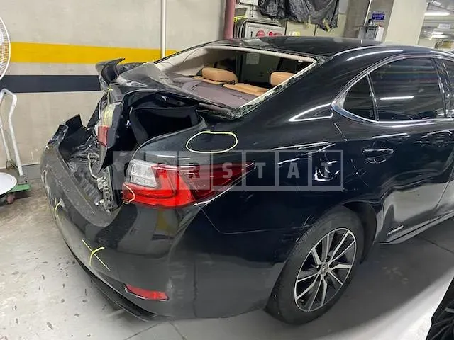 Photo 2 of 6: 2017 Lexus ES300h — Korean insurance auction