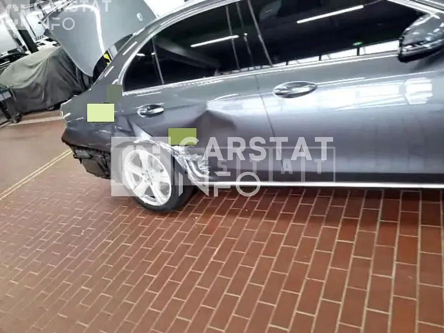 Photo 2 of 32: 2018 Mercedes-Benz E220d, VIN WDDZF0EB0JA484754 — Korean insurance auction
