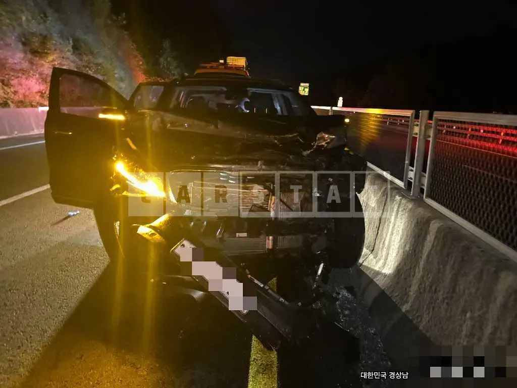 Photo 2 of 6: 2018 Kia Sorento 4WD — Korean insurance auction