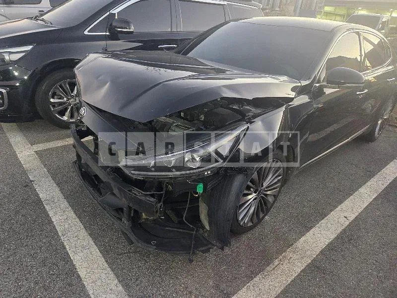 Photo 2 of 29: 2017 Kia K7, VIN KNALB41ABHA080634 — Korean insurance auction