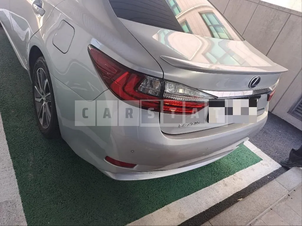 Photo 2 of 22: 2015 Lexus ES300h — Korean insurance auction