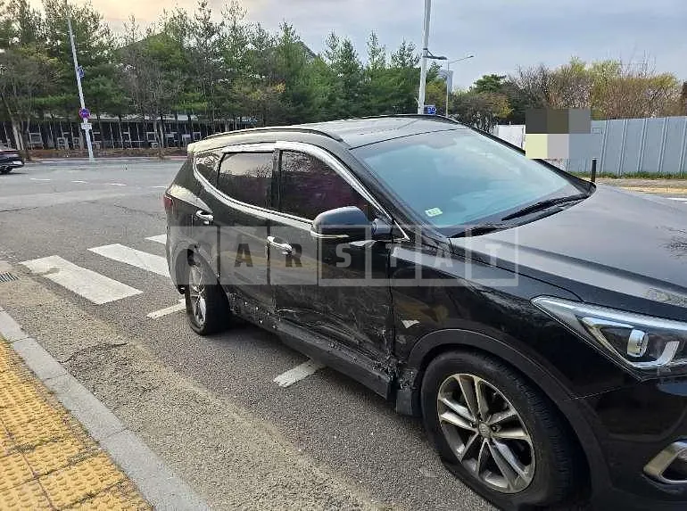 Photo 2 of 6: 2016 Hyundai Santa Fe DM 4WD — Korean insurance auction