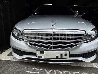Photo 1 of 29: 2017 Mercedes-Benz E300 — Korean insurance auction