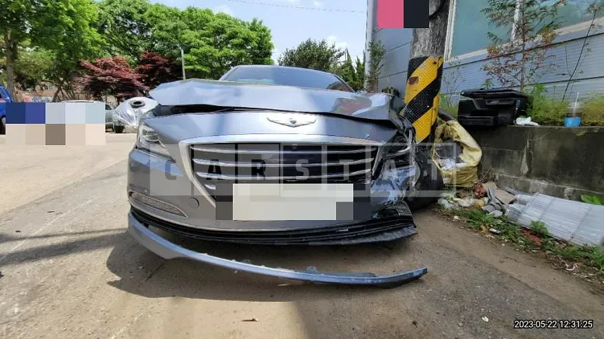 Photo 2 of 26: 2015 Genesis 3.8 — Korean insurance auction