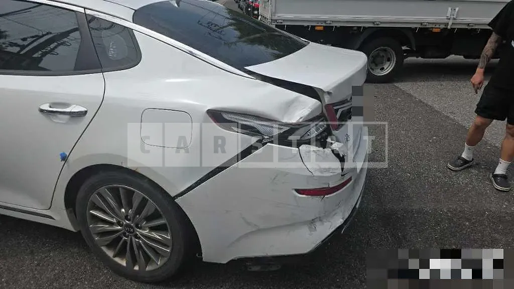 Photo 2 of 22: 2018 Kia K5 — Korean insurance auction