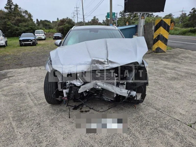 Photo 2 of 19: 2021 Genesis GV70 AWD, VIN KMTMA81BDNU048632 — Korean insurance auction