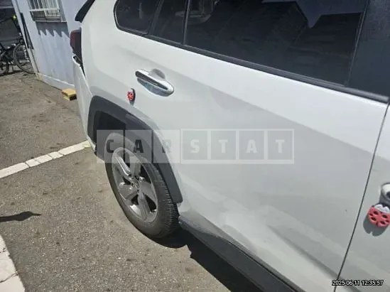 Photo 2 of 11: 2020 Toyota RAV4 Hybrid AWD — Korean insurance auction