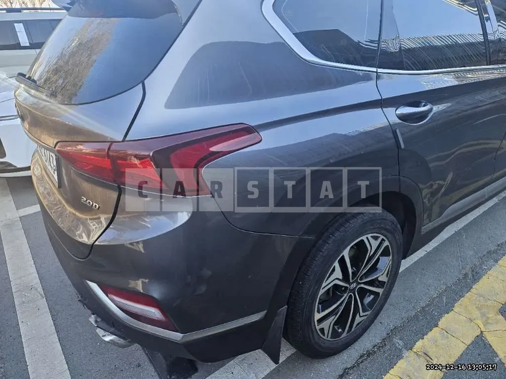 Photo 2 of 9: 2019 Hyundai Santa Fe — Korean insurance auction