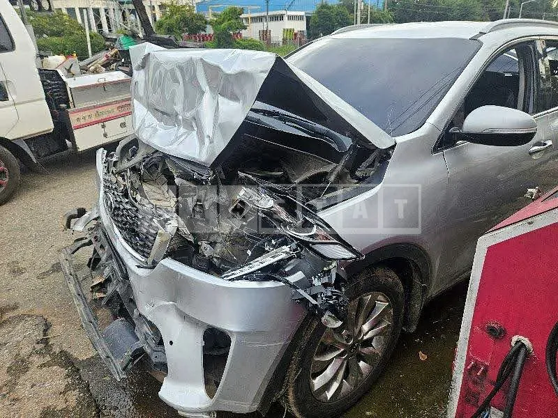 Photo 2 of 10: 2017 Kia Sorento, VIN KNAPS81ADJA426129 — Korean insurance auction