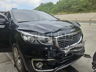 Photo 1 of 6: 2017 Kia Carnival, VIN KNAMC81ABJS347030 — Korean insurance auction