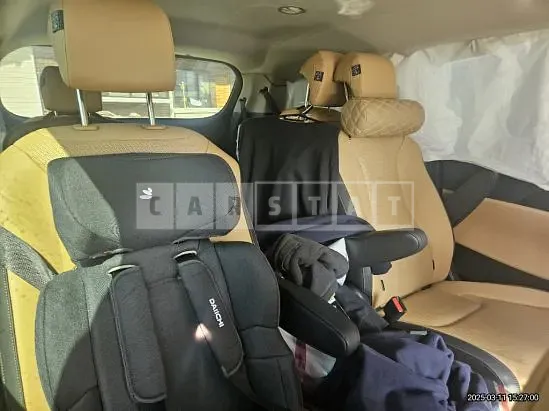 Photo 2 of 24: 2023 Kia Carnival — Korean insurance auction