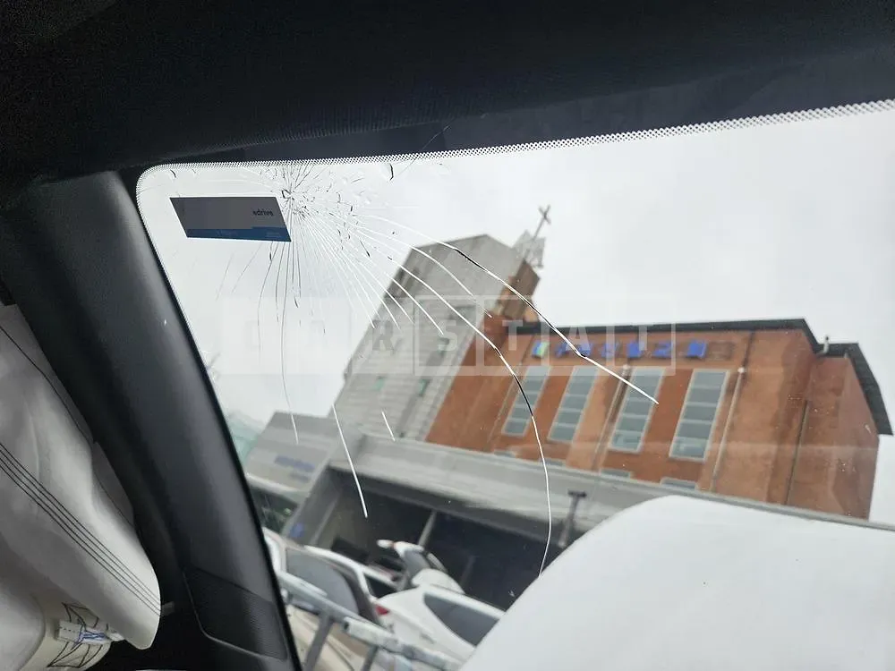 Photo 2 of 13: 2022 Hyundai IONIQ 6 — Korean insurance auction