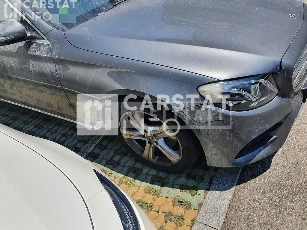 Photo 2 of 10: 2017 Mercedes-Benz E220 d, VIN WDDZF0EB5HA290439 — Korean insurance auction