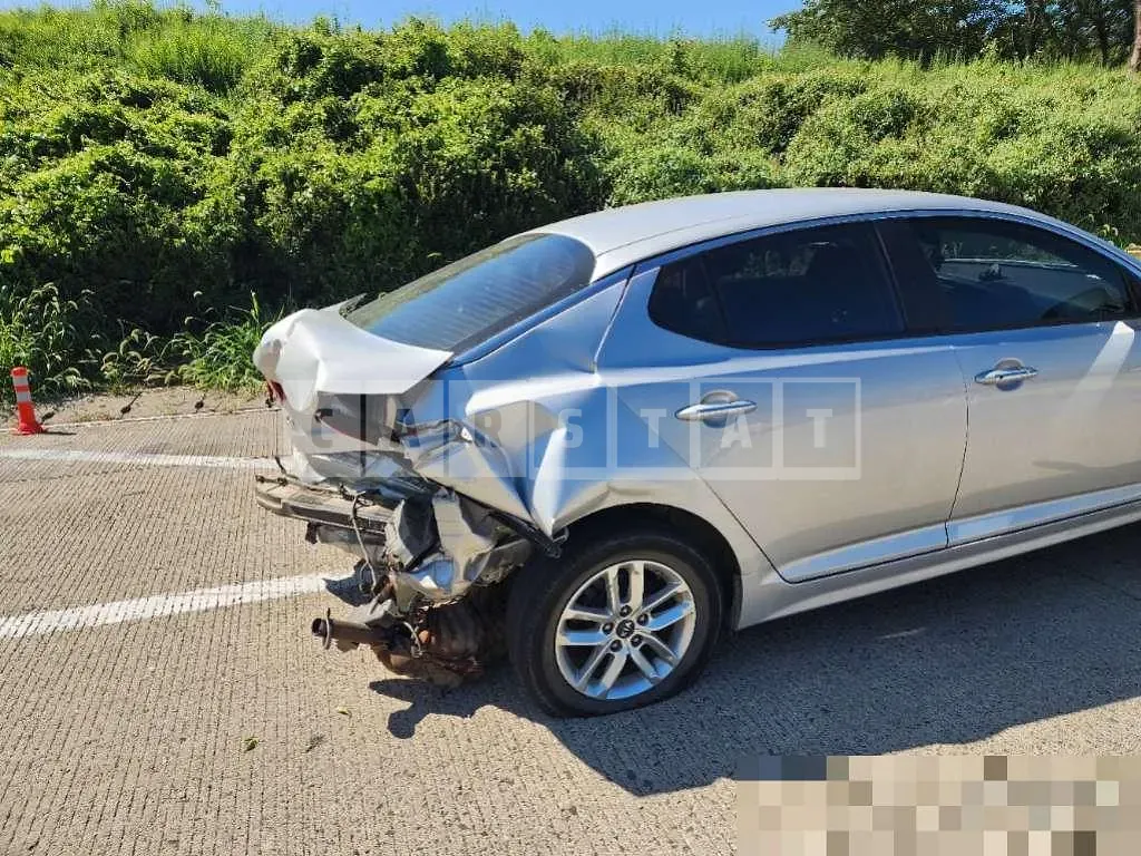Photo 2 of 14: 2015 Kia K5 — Korean insurance auction