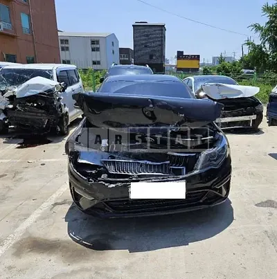 Photo 1 of 19: 2019 Kia K5 — Korean insurance auction