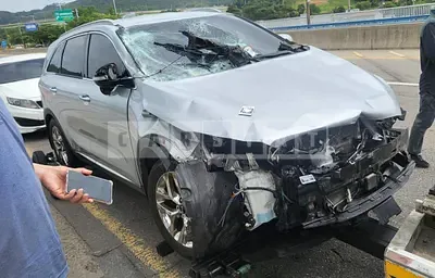 Photo 1 of 20: 2019 Kia Sorento, VIN KNAPH81BDLA562327 — Korean insurance auction
