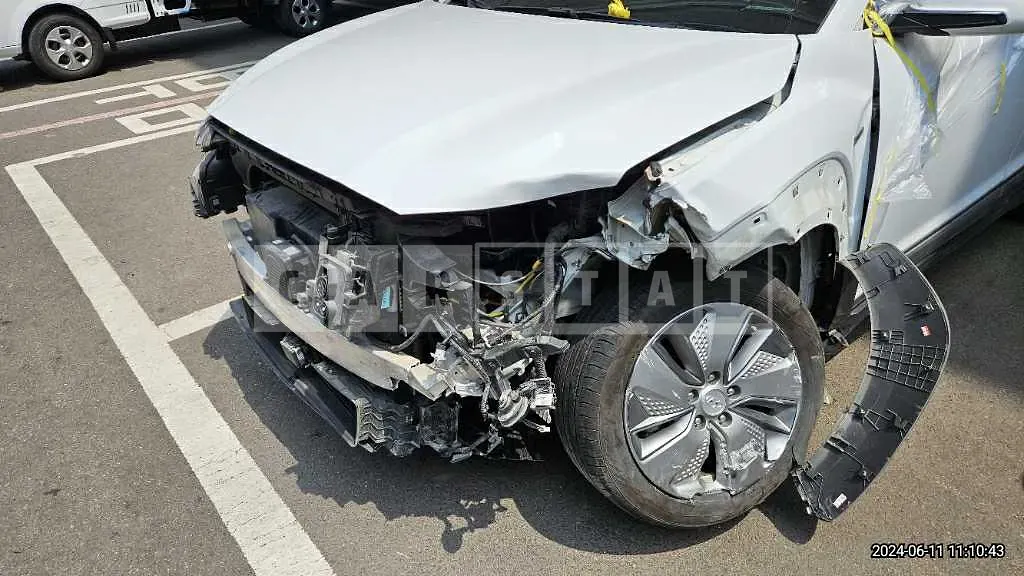 Photo 2 of 13: 2020 Hyundai Kona — Korean insurance auction