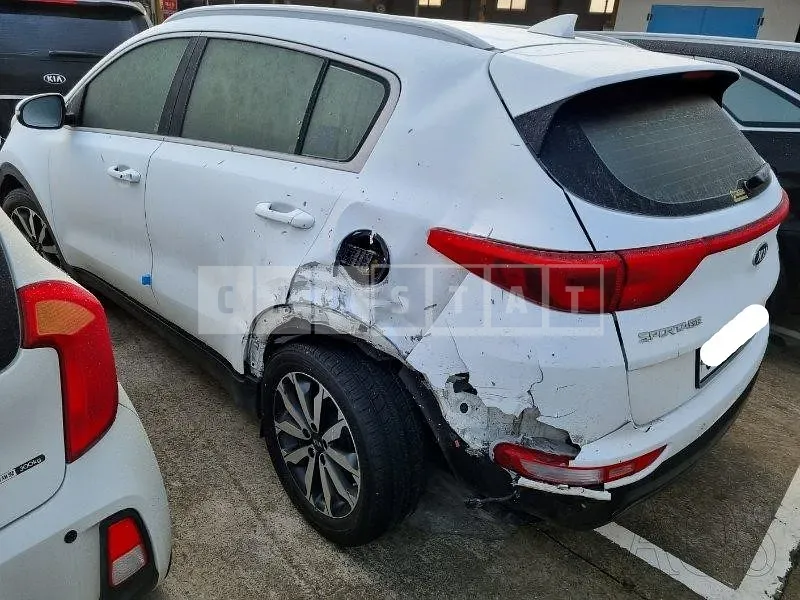 Photo 2 of 12: 2018 Kia Sportage, VIN KNAP6815GJK335621 — Korean insurance auction