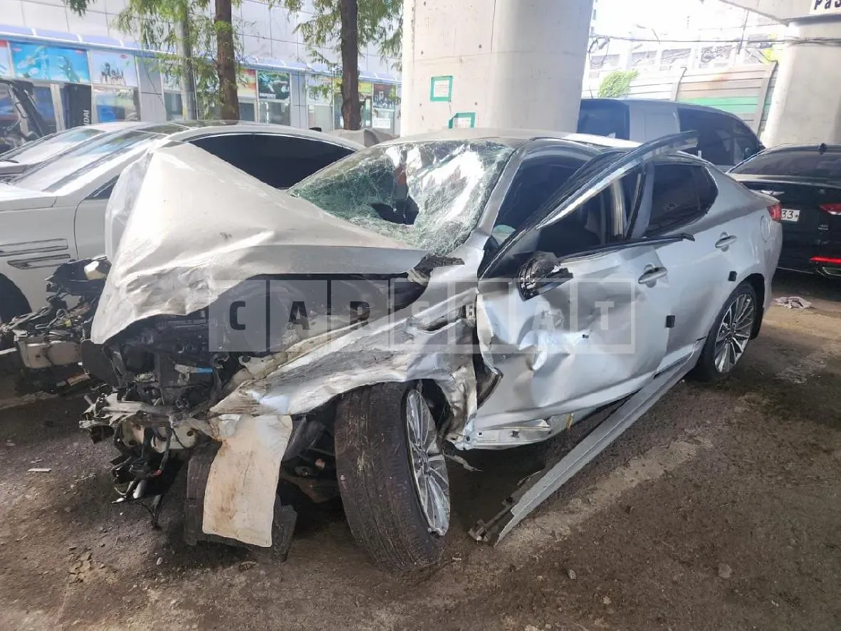 Photo 2 of 8: 2014 Kia K5 2.0 LPG — Korean insurance auction