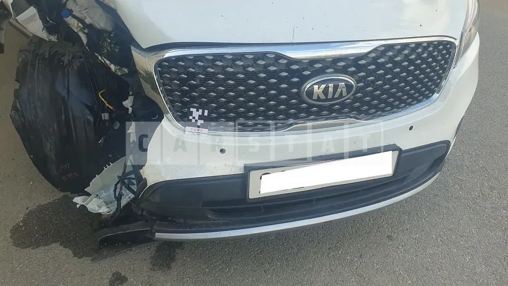 Photo 2 of 14: 2017 Kia Sorento /Sorrento, VIN KNAPH81ADHA343770 — Korean insurance auction
