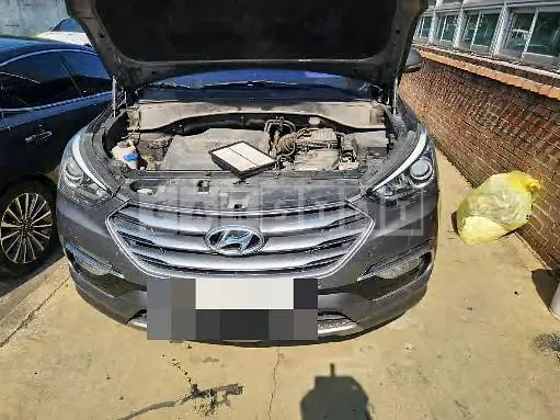 Photo 2 of 9: 2015 Hyundai Santa Fe DM — Korean insurance auction