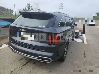 Photo 1 of 6: 2021 Kia Sorento — Korean insurance auction