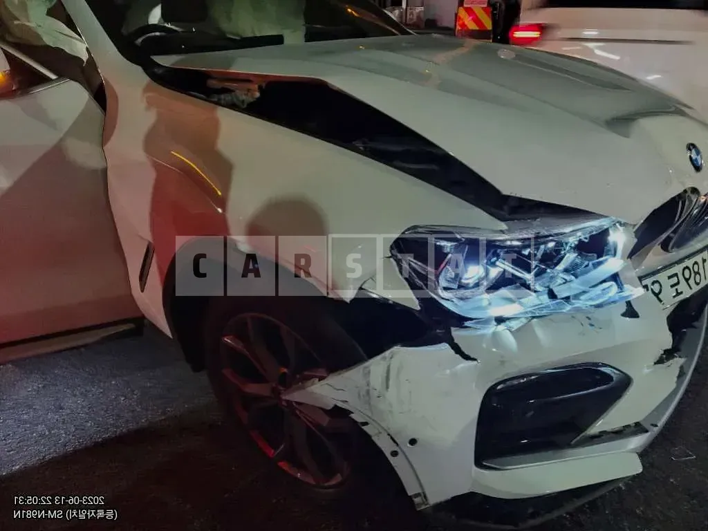 Photo 2 of 9: 2021 BMW X4 xDrive20i, VIN WBA2V910XM9G20742 — Korean insurance auction
