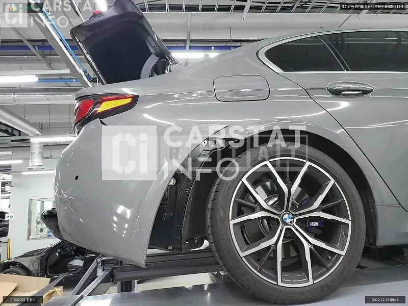 Photo 2 of 28: 2022 BMW 530i, VIN WBA71BH05NCK18692 — Korean insurance auction