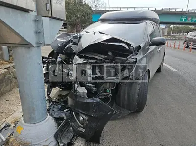 Photo 1 of 13: 2018 Kia Carnival High Limousine, VIN KNAMC81ABJS425270 — Korean insurance auction