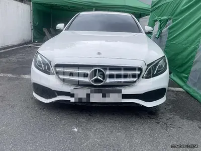 Photo 1 of 10: 2018 Mercedes-Benz E200 — Korean insurance auction