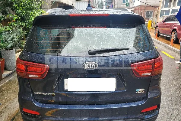 Photo 2 of 15: 2018 Kia Sorento, VIN KNAPG81ADJA456484 — Korean insurance auction