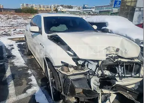 Photo 2 of 40: 2020 Maserati Levante, VIN ZN661XUG0LX345563 — Korean insurance auction