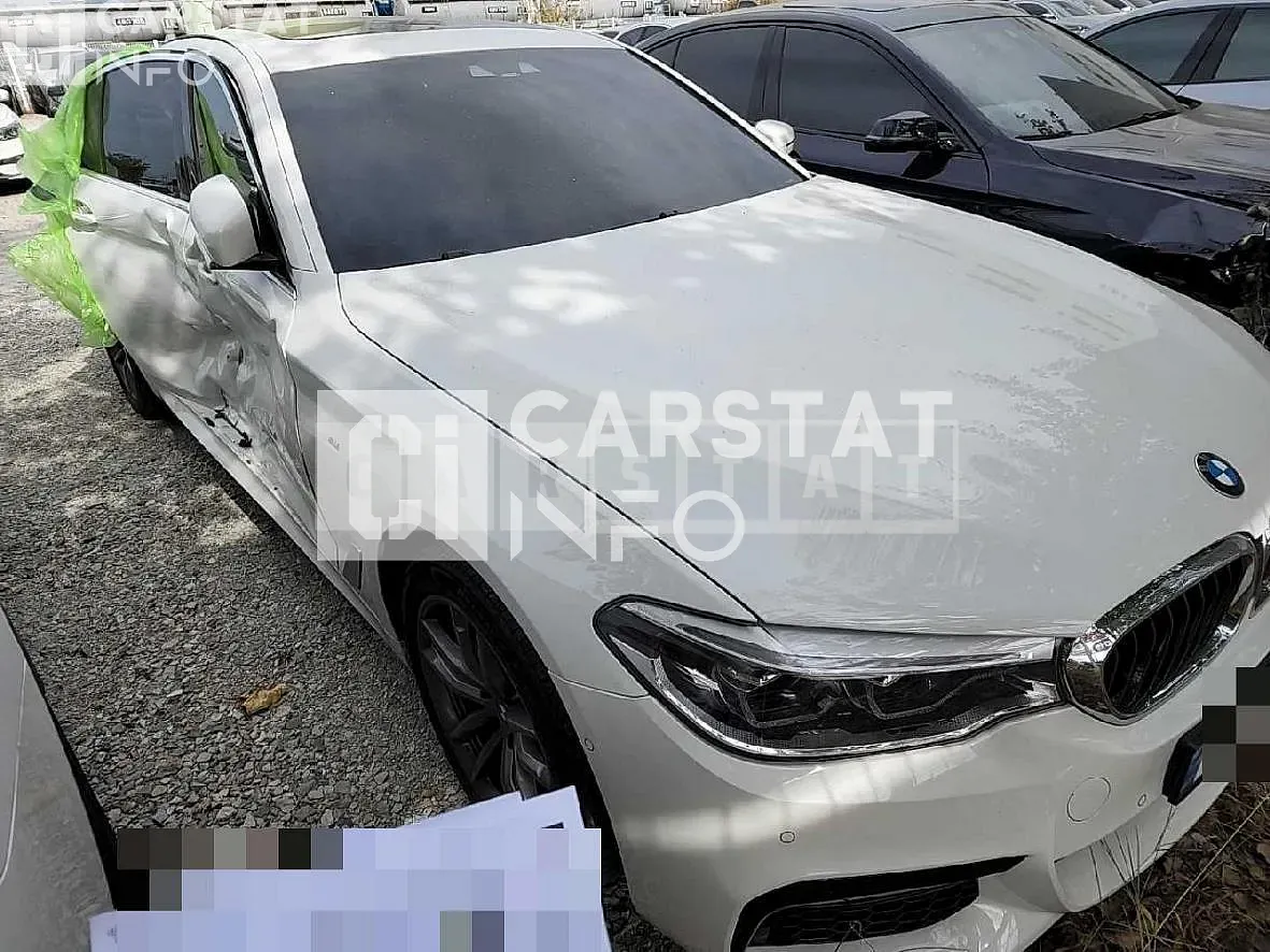 Photo 2 of 22: 2020 BMW 520i M Sport Package, VIN WBAJK9105LCE63403 — Korean insurance auction