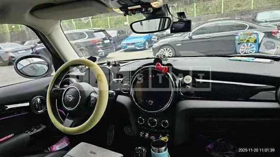Photo 2 of 33: 2022 MINI Cooper S Five-Door — Korean insurance auction