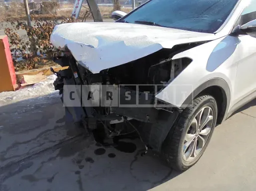 Photo 2 of 6: 2015 Hyundai Santa Fe, VIN KMHSW81UBFU345269 — Korean insurance auction