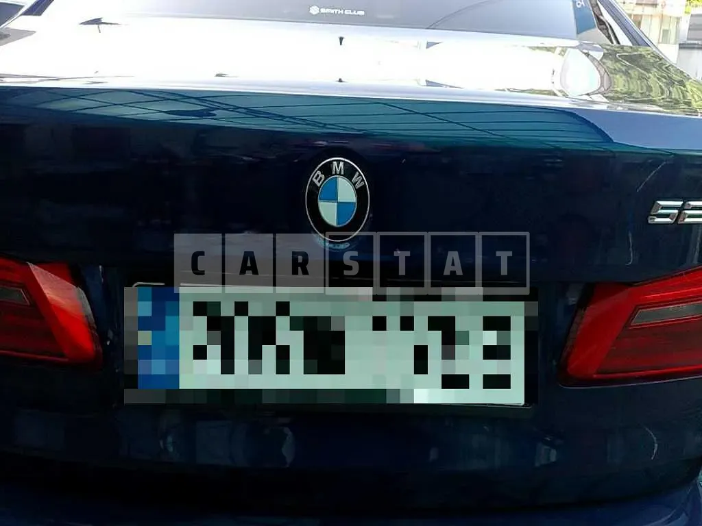 Photo 2 of 36: 2019 BMW 520i Luxury — Korean insurance auction