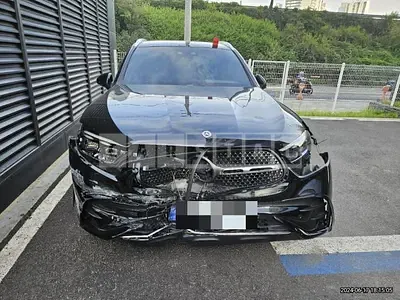 Photo 1 of 19: 2023 Mercedes-Benz GLC300 4Matic — Korean insurance auction
