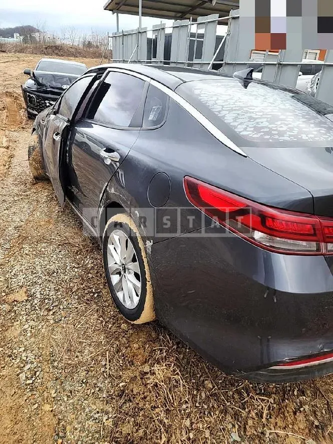 Photo 2 of 15: 2015 Kia K5 — Korean insurance auction