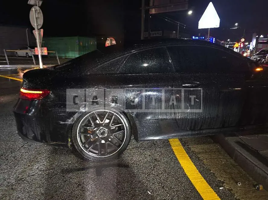 Photo 2 of 2: 2018 Mercedes-Benz E220 d Coupe — Korean insurance auction