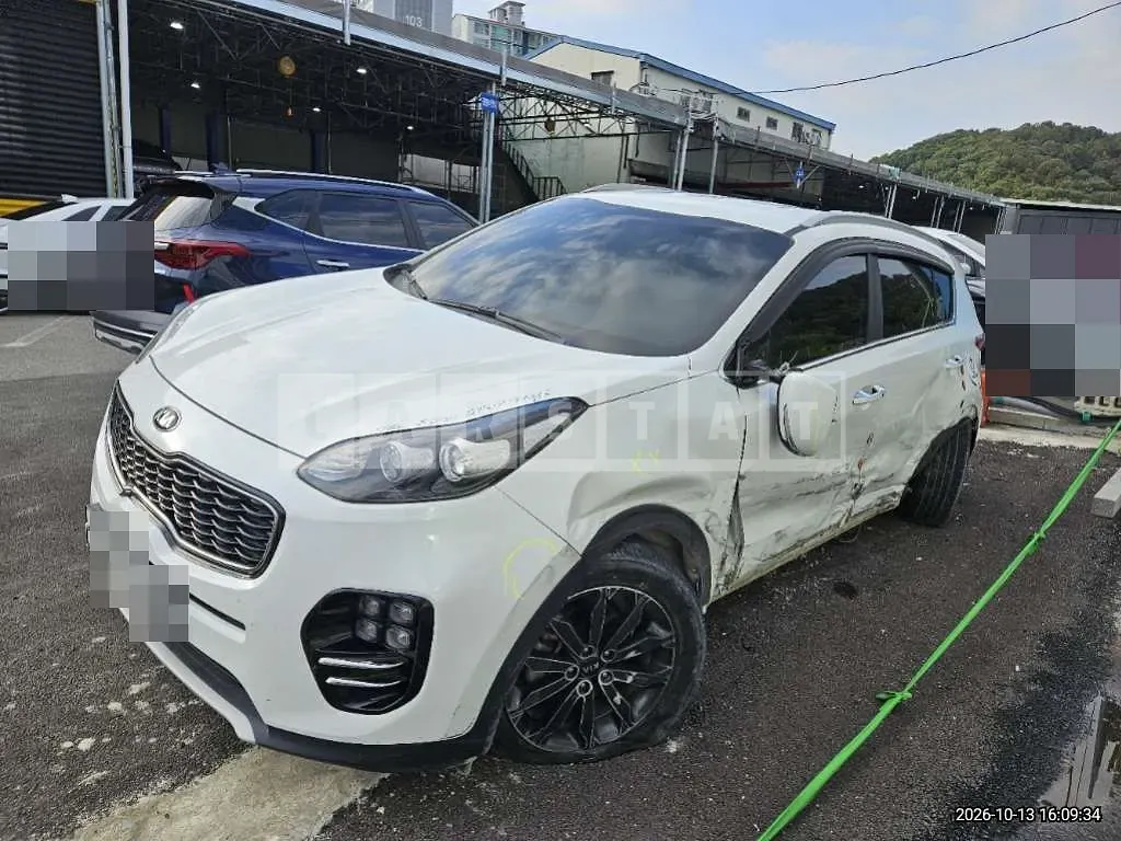Photo 2 of 16: 2017 Kia Sportage 2.0 Gasoline — Korean insurance auction