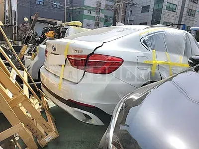 Photo 1 of 28: 2015 BMW X6 xDrive 30d, VIN WBAKV2102G0R25021 — Korean insurance auction