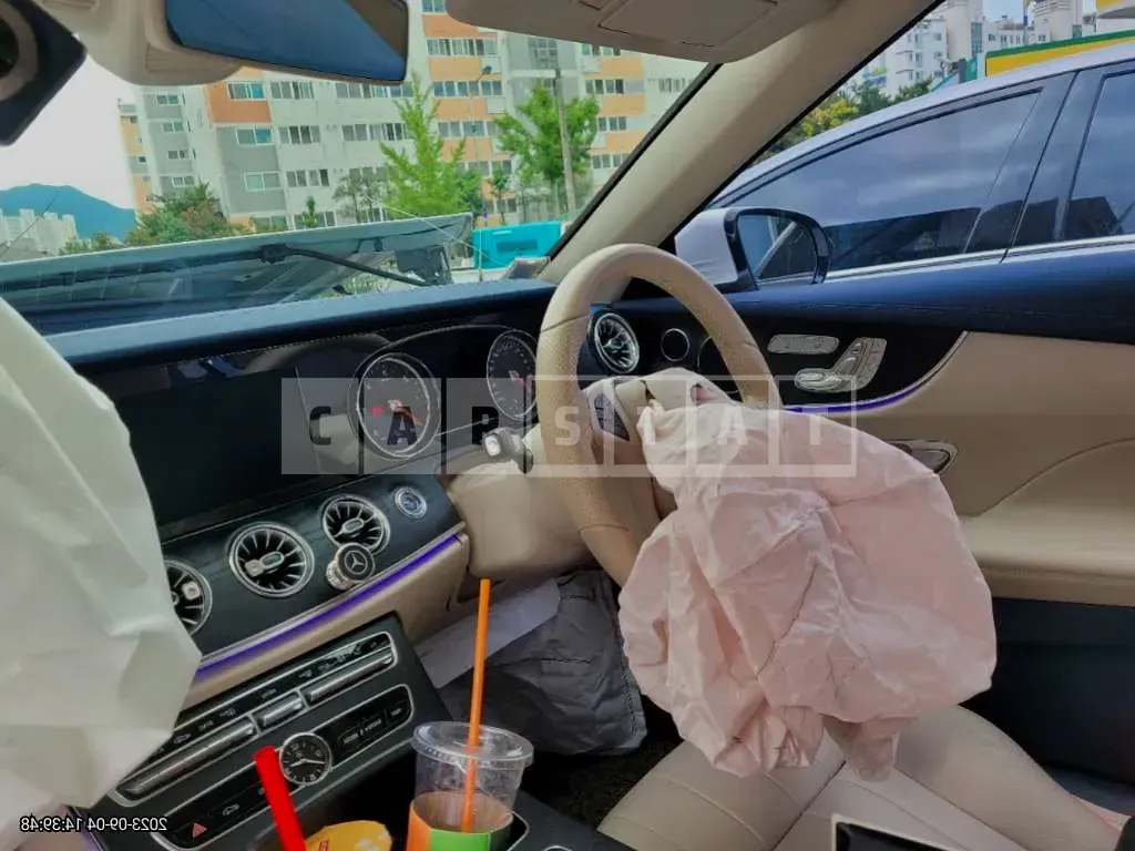 Photo 2 of 9: 2018 Mercedes-Benz E220 d Cabriolet, VIN WDD1K1EB4JF034283 — Korean insurance auction