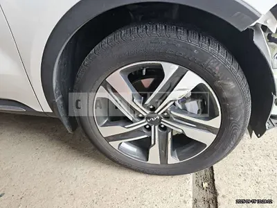 Photo 1 of 2: 2022 Kia (parts) Sorento Hybrid Wheel — Korean insurance auction