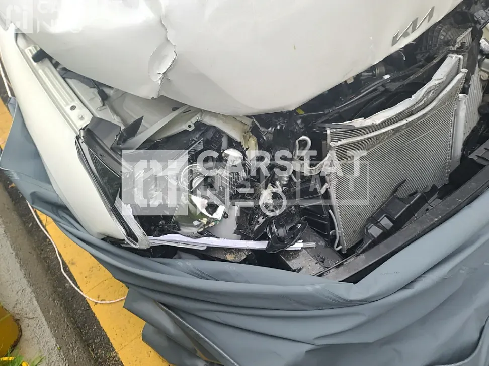 Photo 2 of 7: 2022 Kia K5 1. — Korean insurance auction