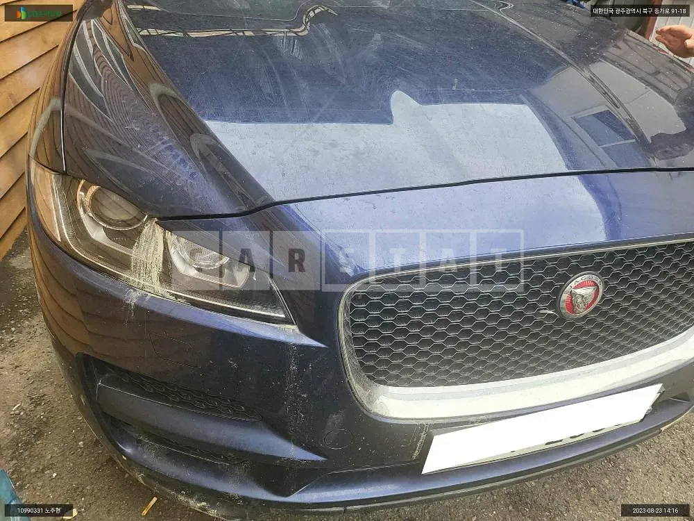 Photo 2 of 39: 2018 Jaguar F-Pace 20d, VIN SADCA2BNXJA279648 — Korean insurance auction
