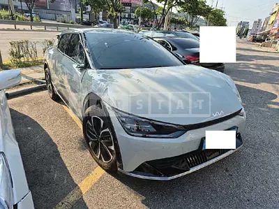 Photo 1 of 20: 2022 Kia EV6 — Korean insurance auction